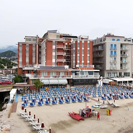 Hotel & Residence Stella Maris Pietra Ligure Exterior photo