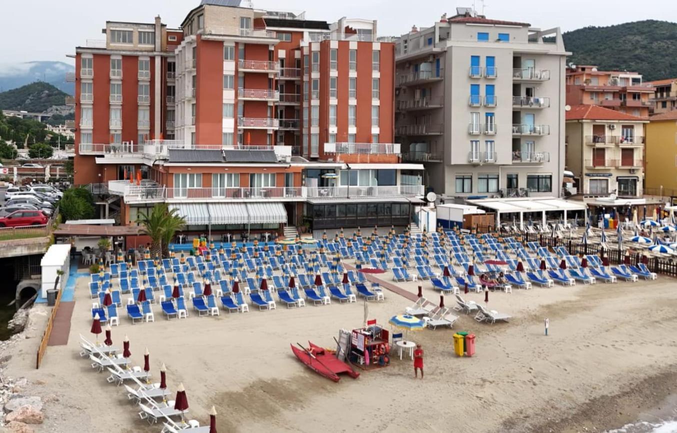 Hotel & Residence Stella Maris Pietra Ligure Exterior photo