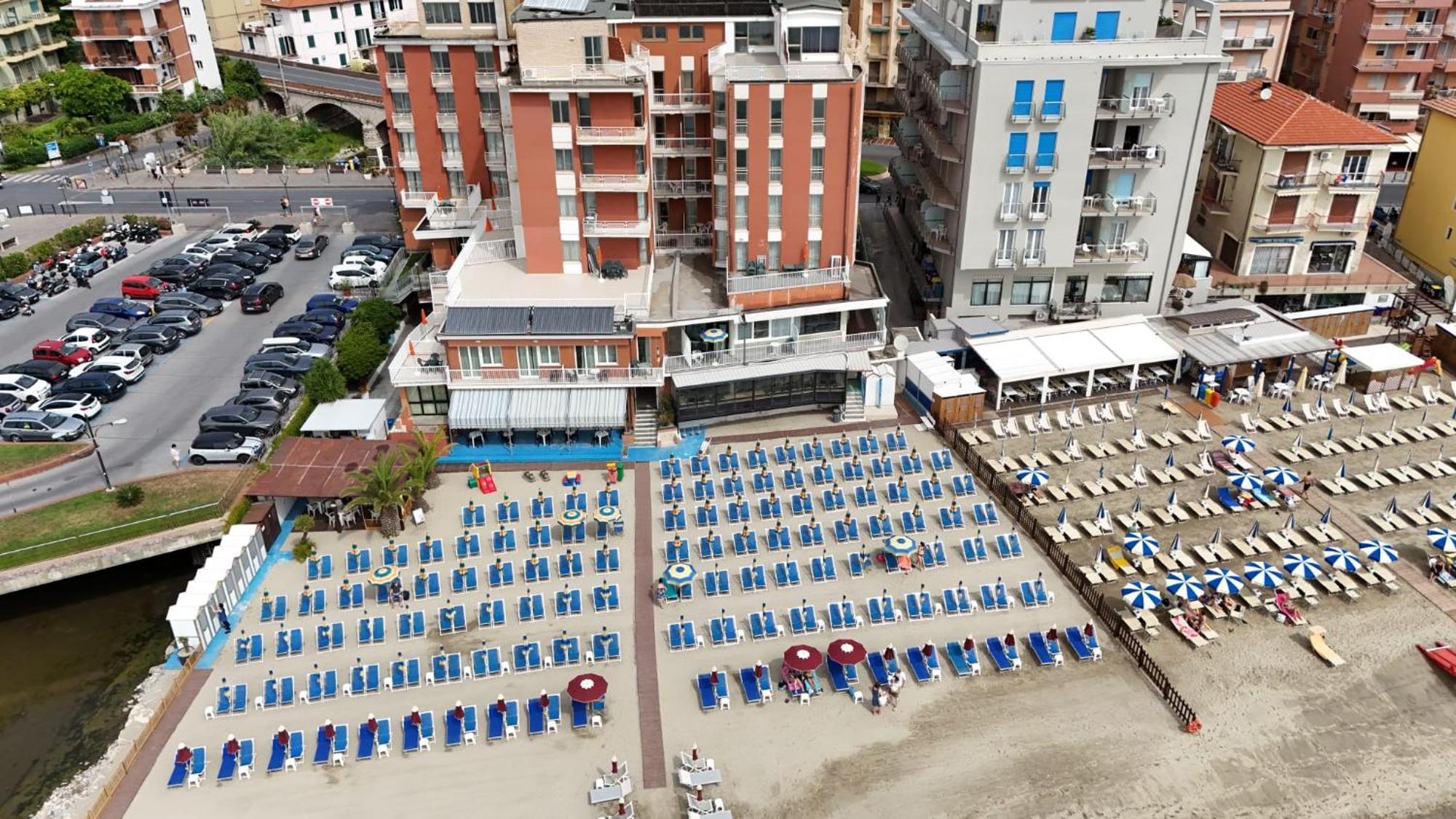 Hotel & Residence Stella Maris Pietra Ligure Exterior photo